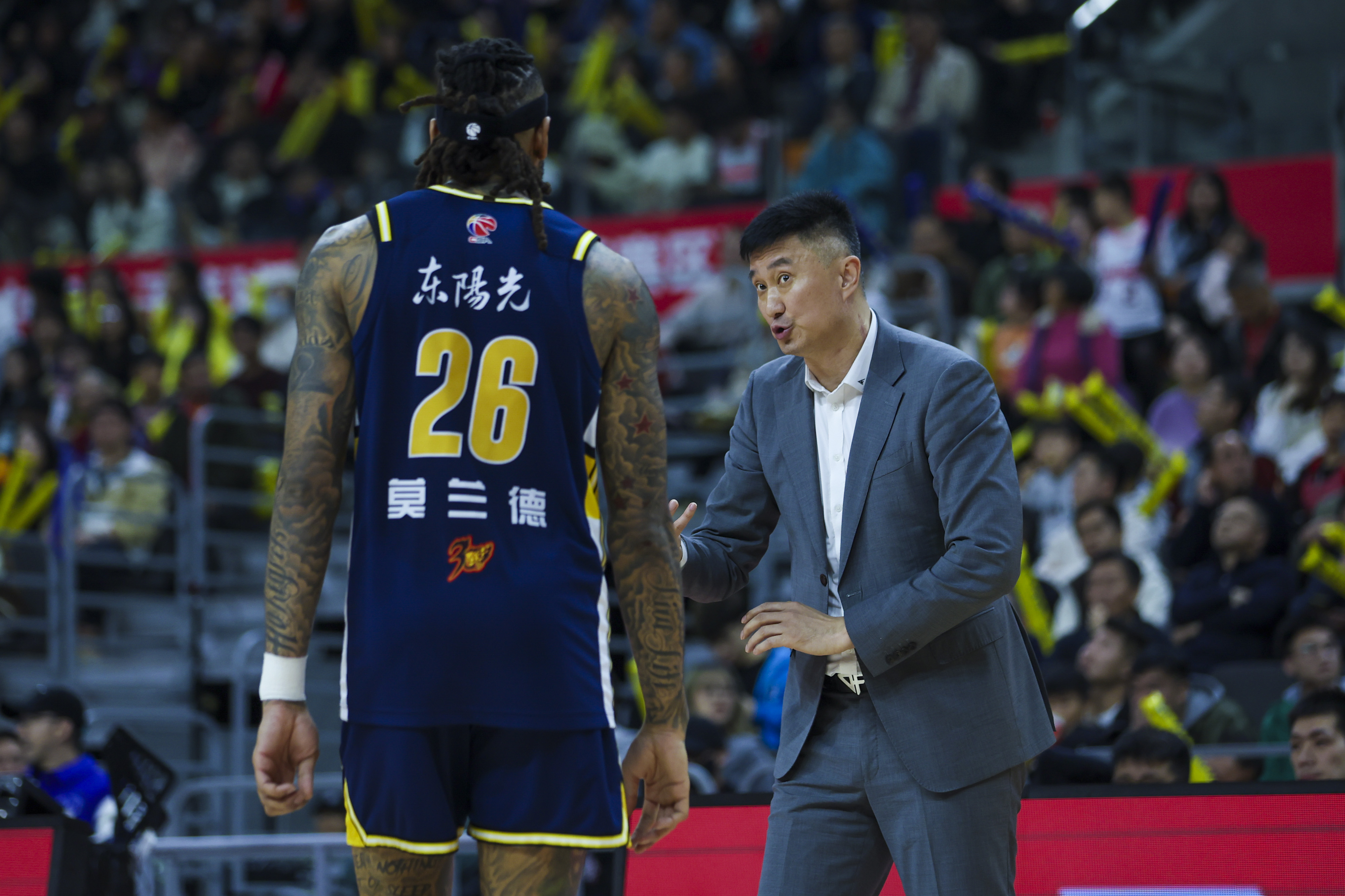 雷竞技登录 -清晨本菲卡备战CBA常规赛，队长鼓劲细节曝光，管理层满意，轮换策略成焦点(本菲卡是哪个国家的俱乐部)